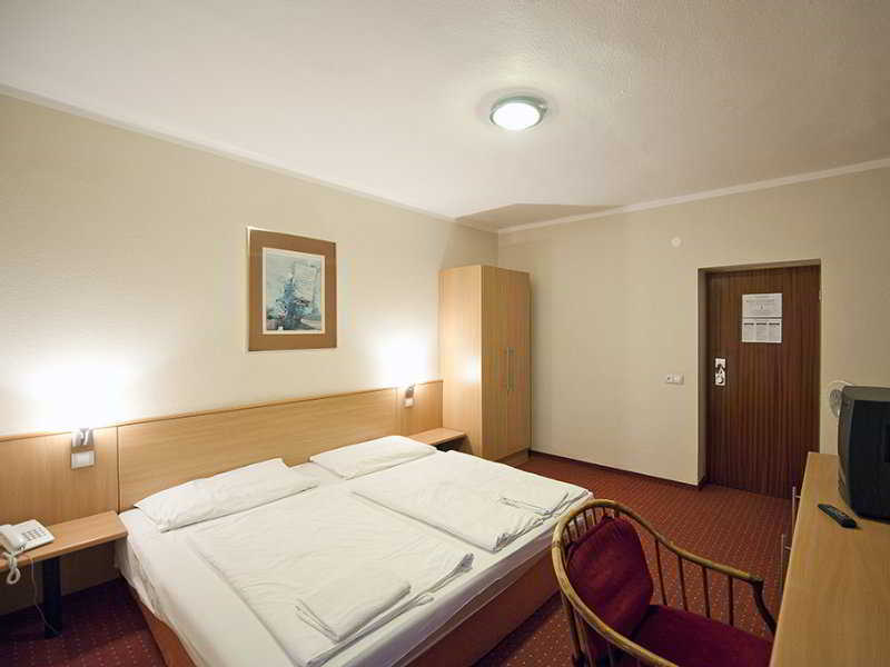 Lido Hotel Будапеща Екстериор снимка